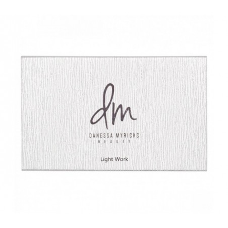 Švytėjimo suteikiančių priemonių paletė Light Work Palette Danessa Myricks